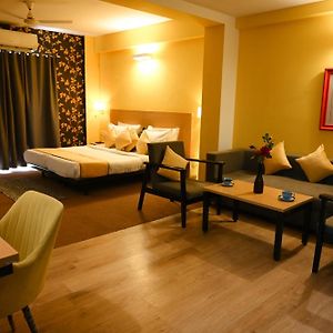 One Hotel-Golf Course Road